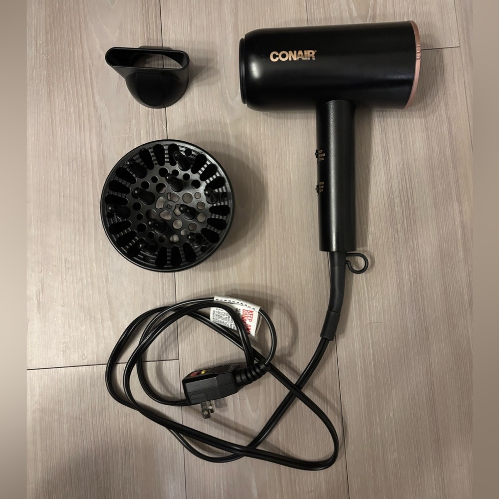 Conair Hair Dryer with Concentrator and Diffuser